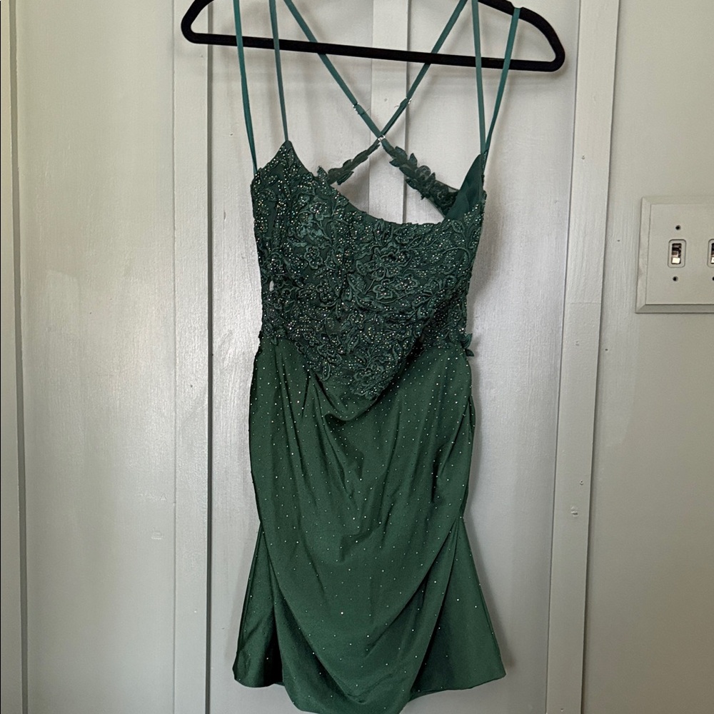 Elegant Green Sleeveless Dress